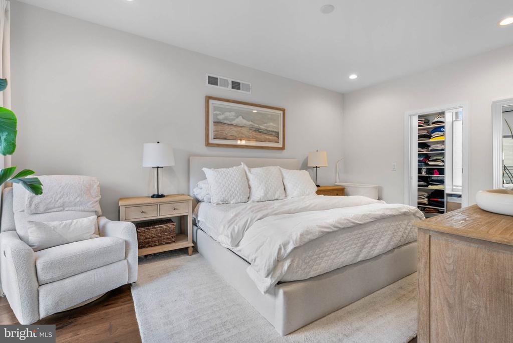 3104 PIERVIEW LANE