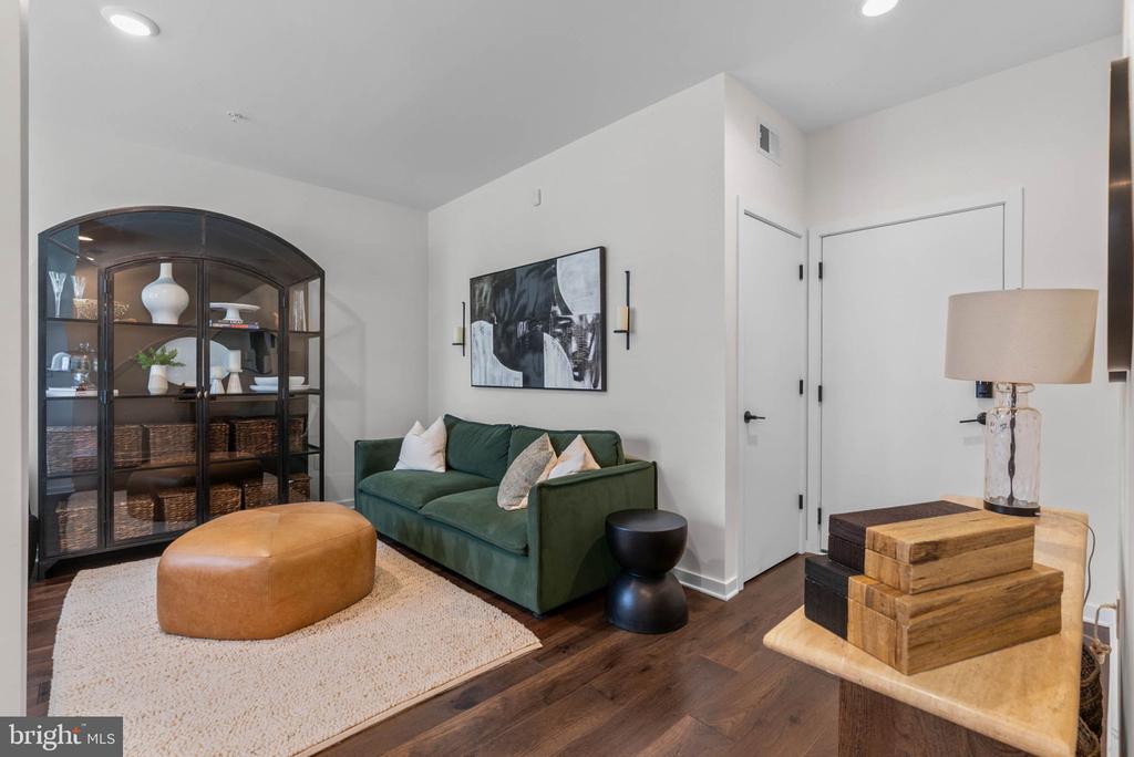 3104 PIERVIEW LANE