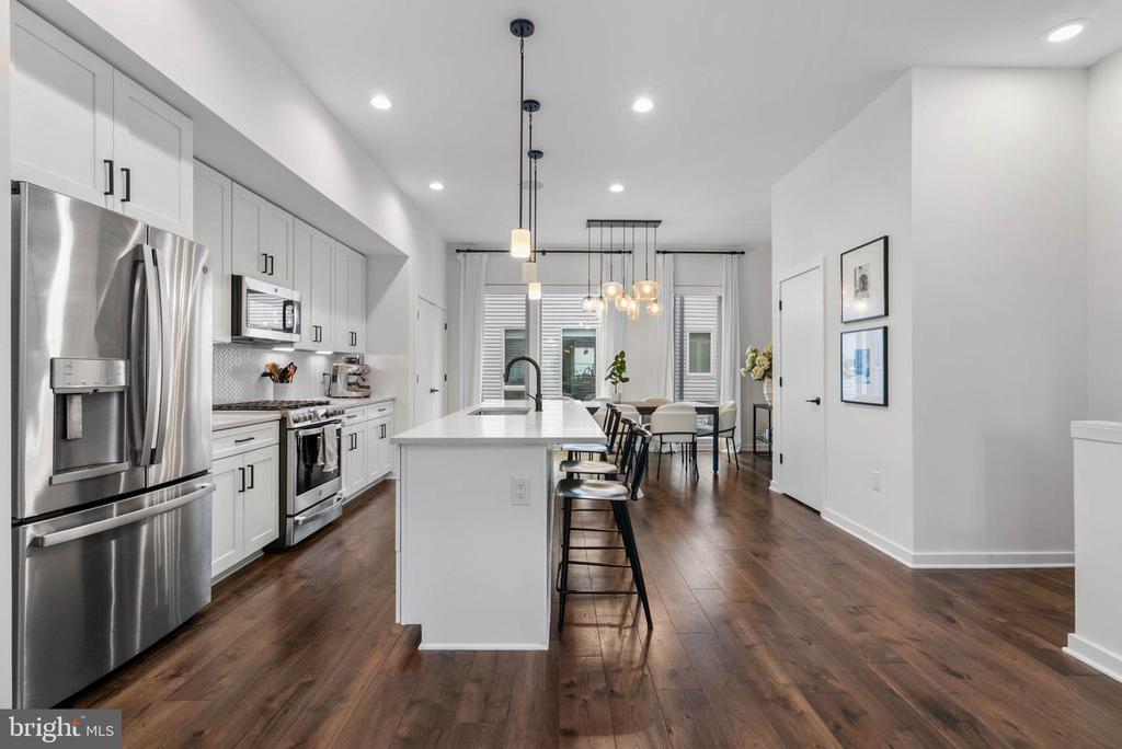 3104 PIERVIEW LANE