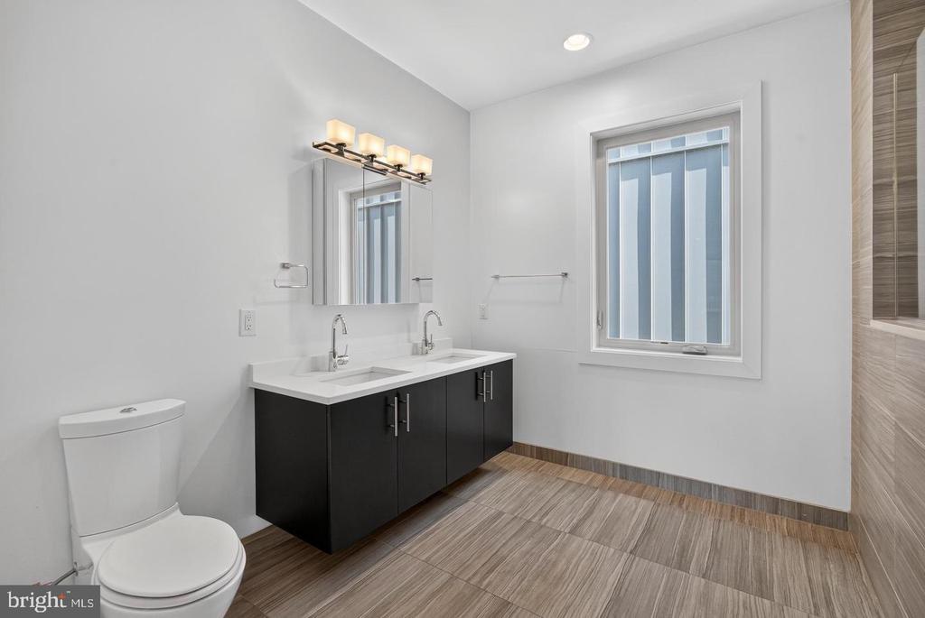 845 N ORIANNA STREET Unit: 8