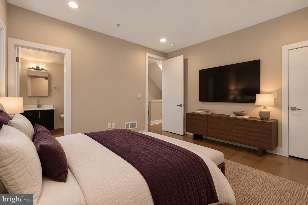 845 N ORIANNA STREET Unit: 8