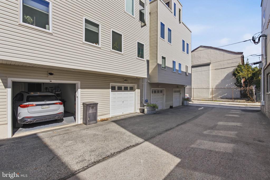 190 W OXFORD STREET