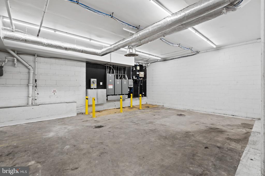 2201 W CAMBRIA STREET