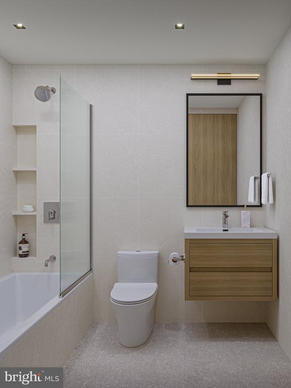 912 S FRONT STREET Unit: B