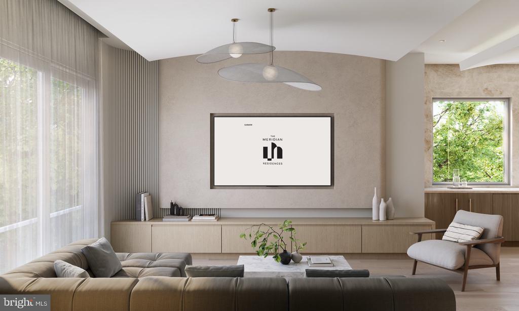 912 S FRONT STREET Unit: B