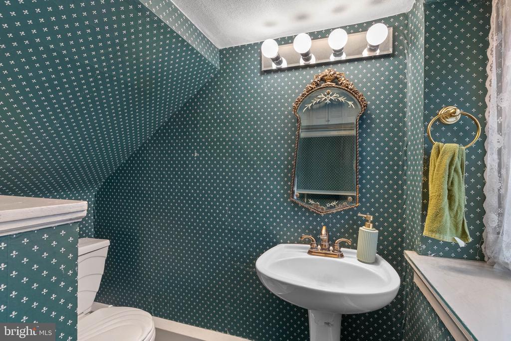 6417 WISSAHICKON AVENUE