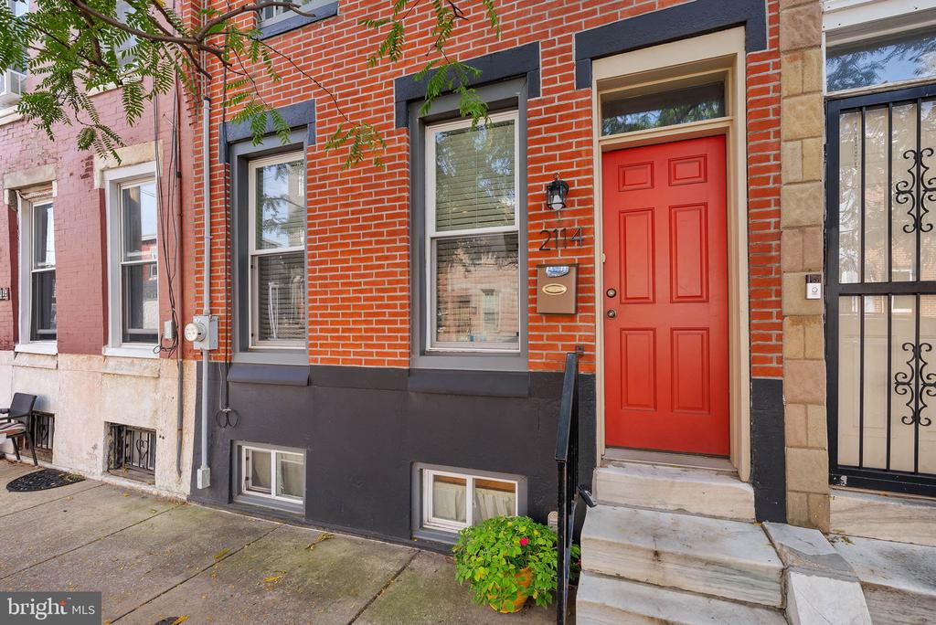 2114 OAKFORD STREET