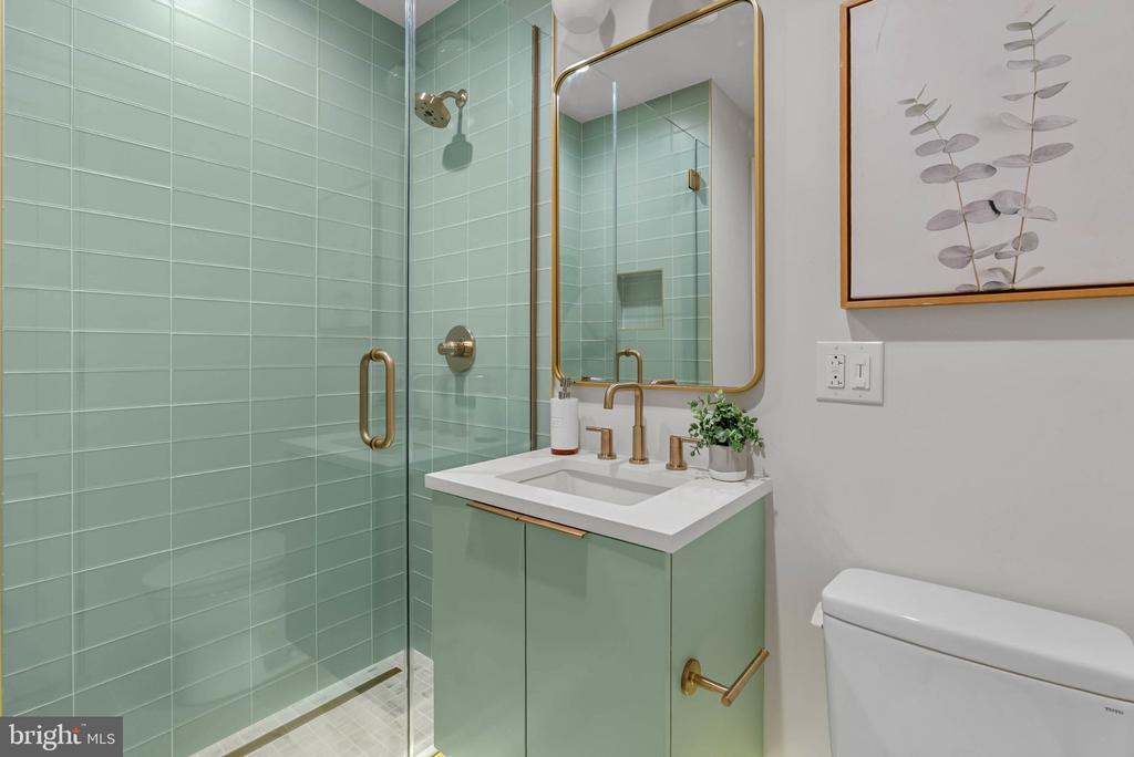 1100 WEBSTER STREET Unit: 3