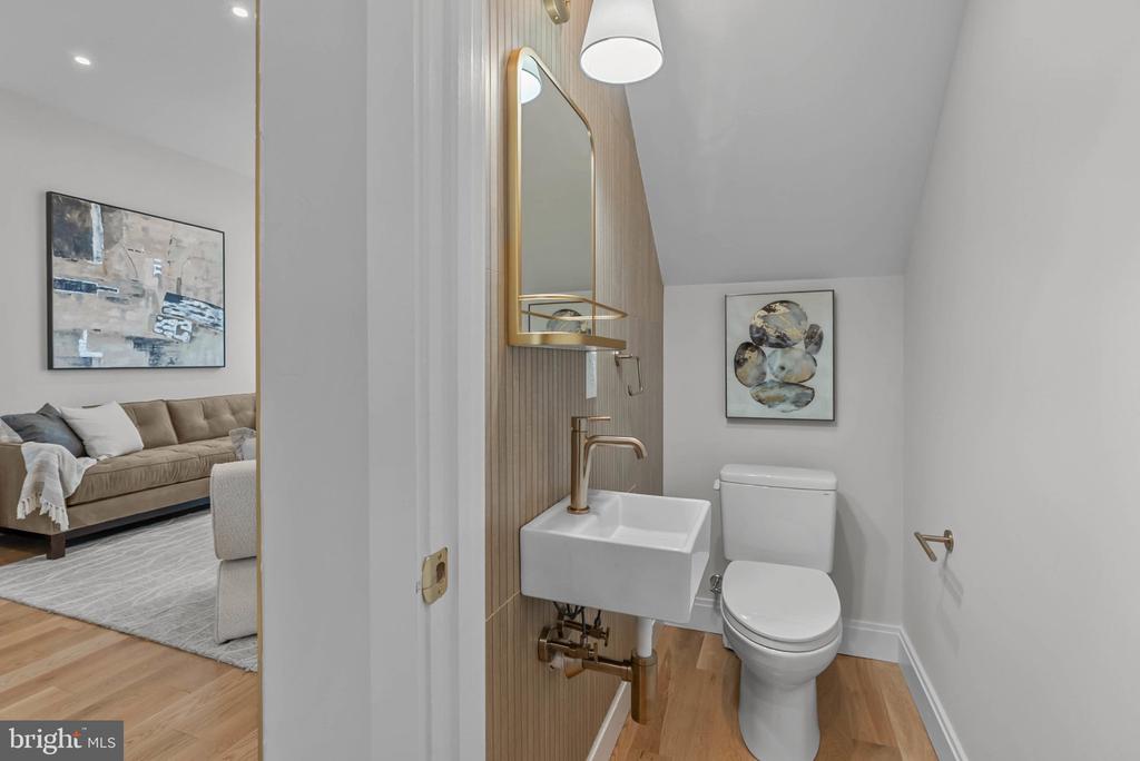 1100 WEBSTER STREET Unit: 3