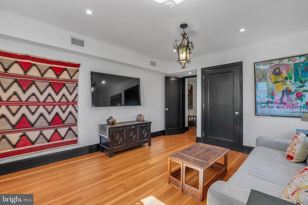 1901 WALNUT STREET Unit: 15A