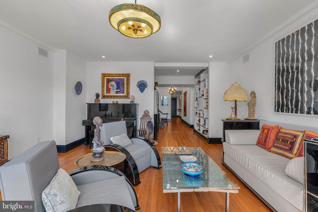 1901 WALNUT STREET Unit: 15A