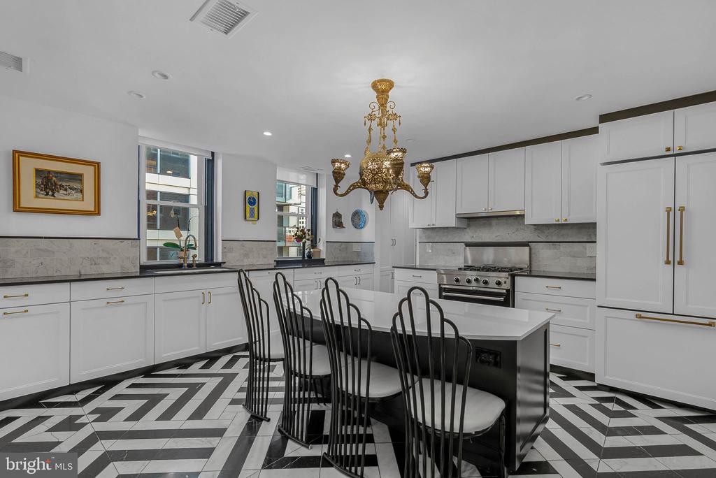 1901 WALNUT STREET Unit: 15A