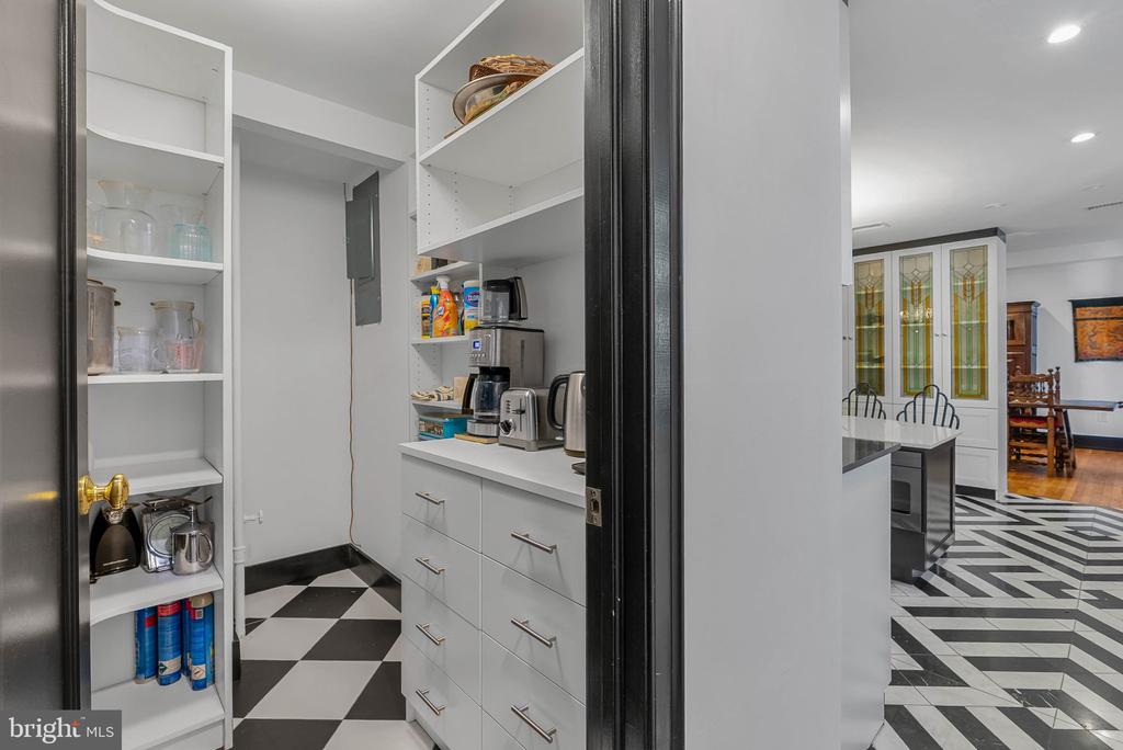1901 WALNUT STREET Unit: 15A