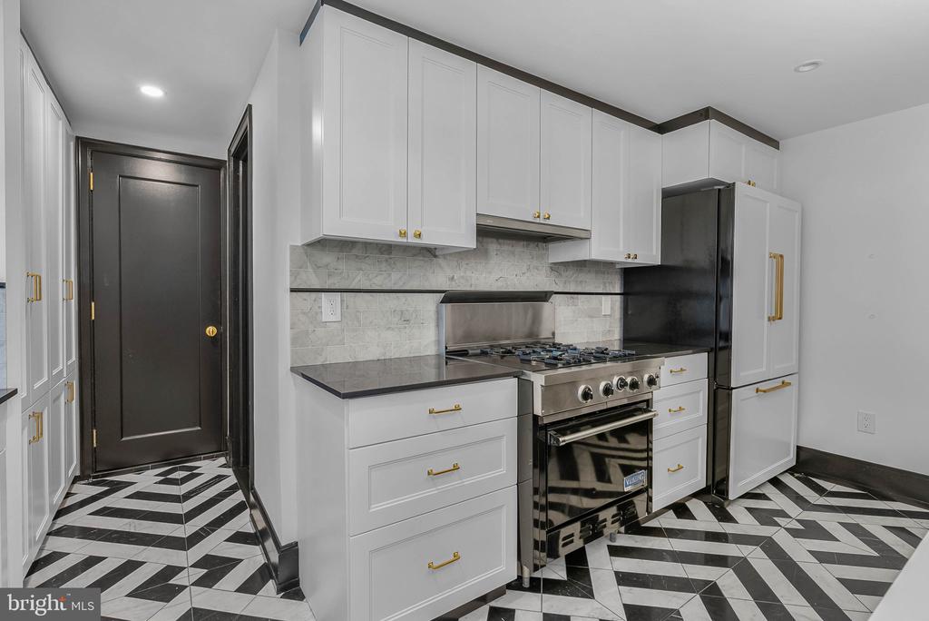 1901 WALNUT STREET Unit: 15A