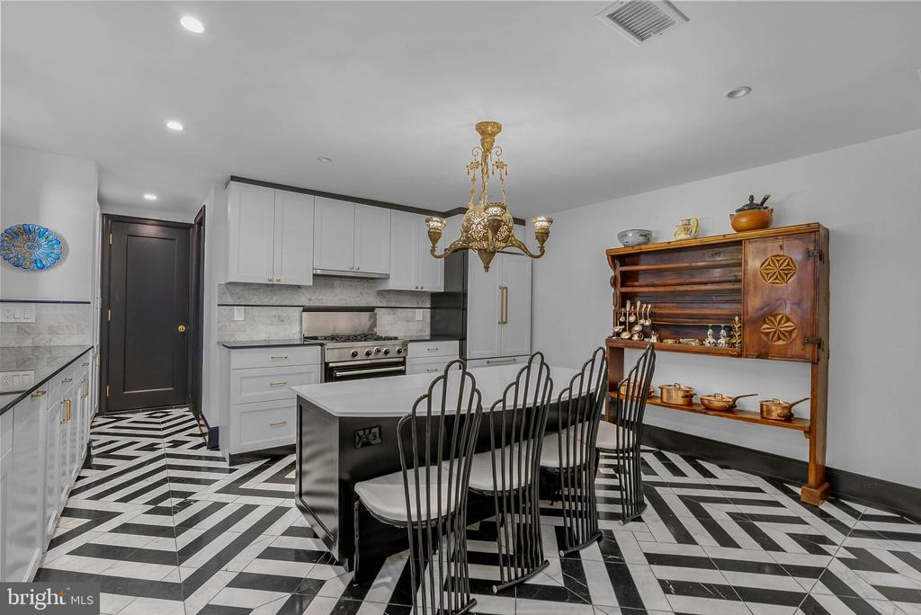 1901 WALNUT STREET Unit: 15A