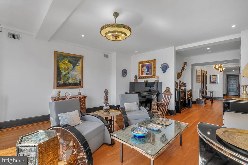 1901 WALNUT STREET Unit: 15A