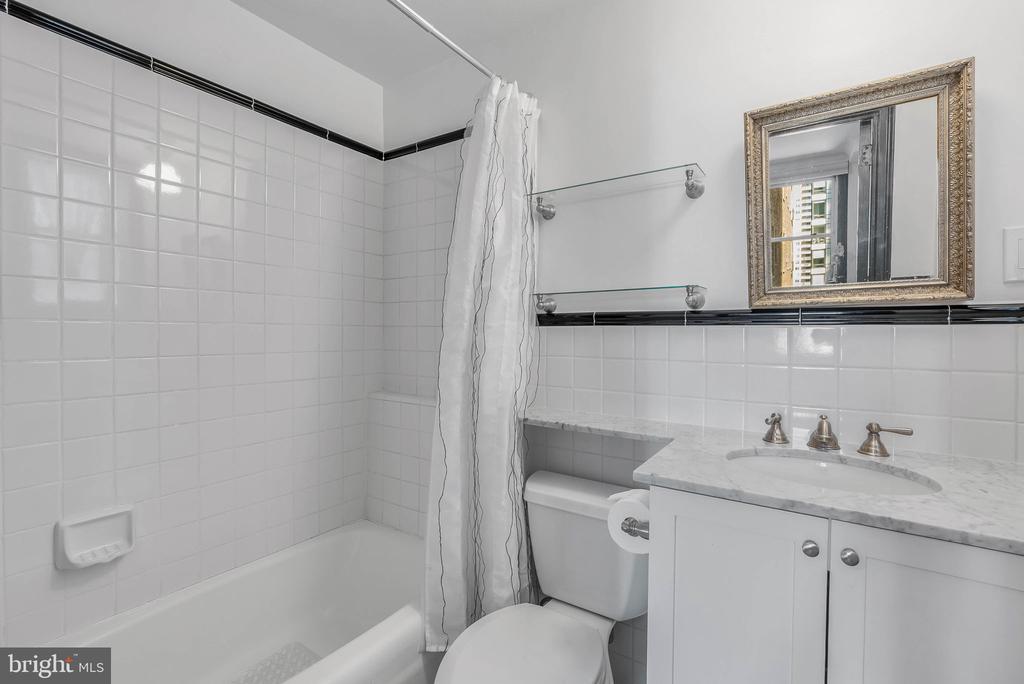 1901 WALNUT STREET Unit: 15A