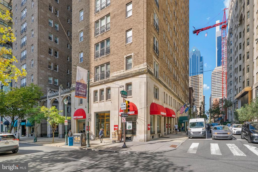 1901 WALNUT STREET Unit: 15A