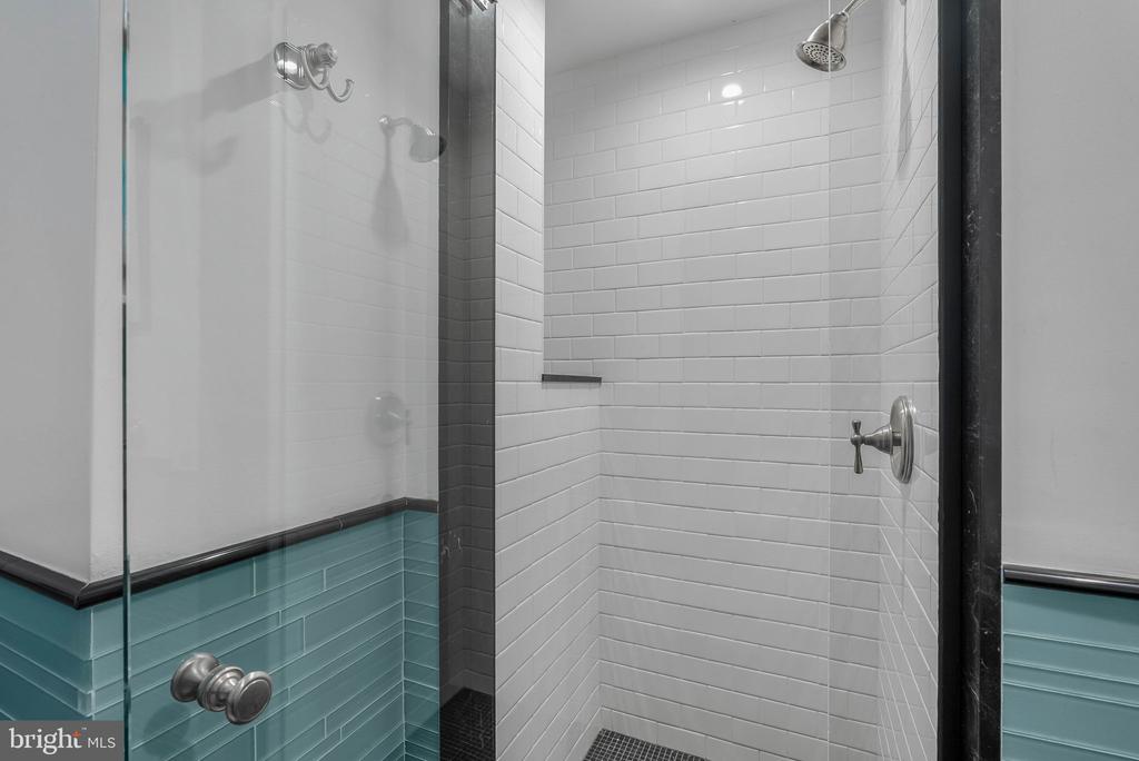 1901 WALNUT STREET Unit: 15A