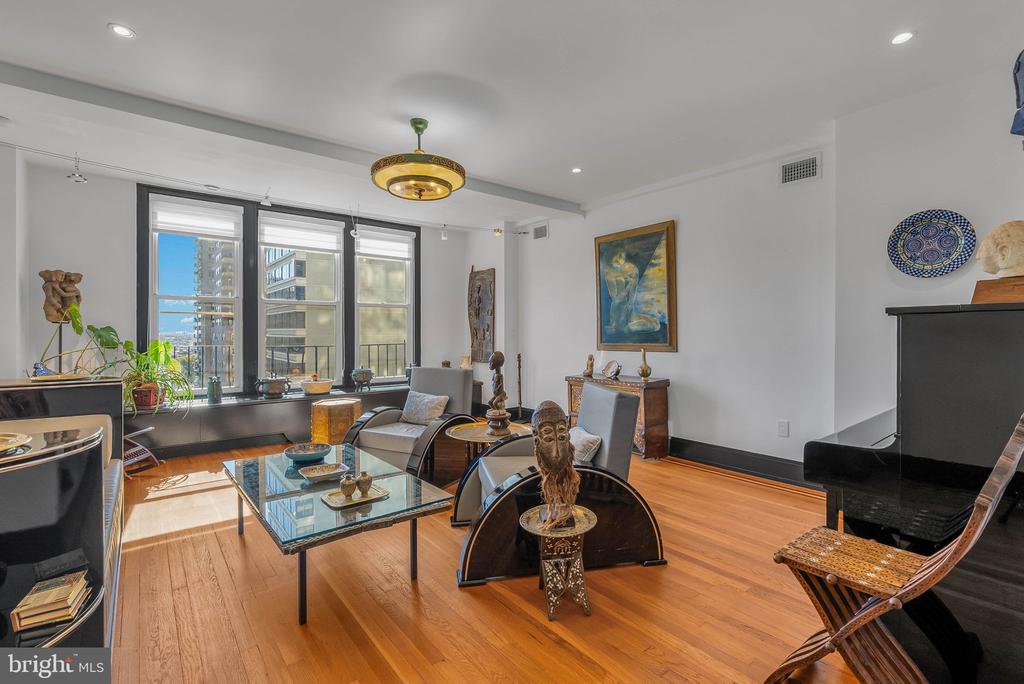 1901 WALNUT STREET Unit: 15A