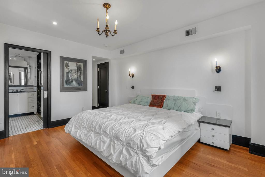 1901 WALNUT STREET Unit: 15A