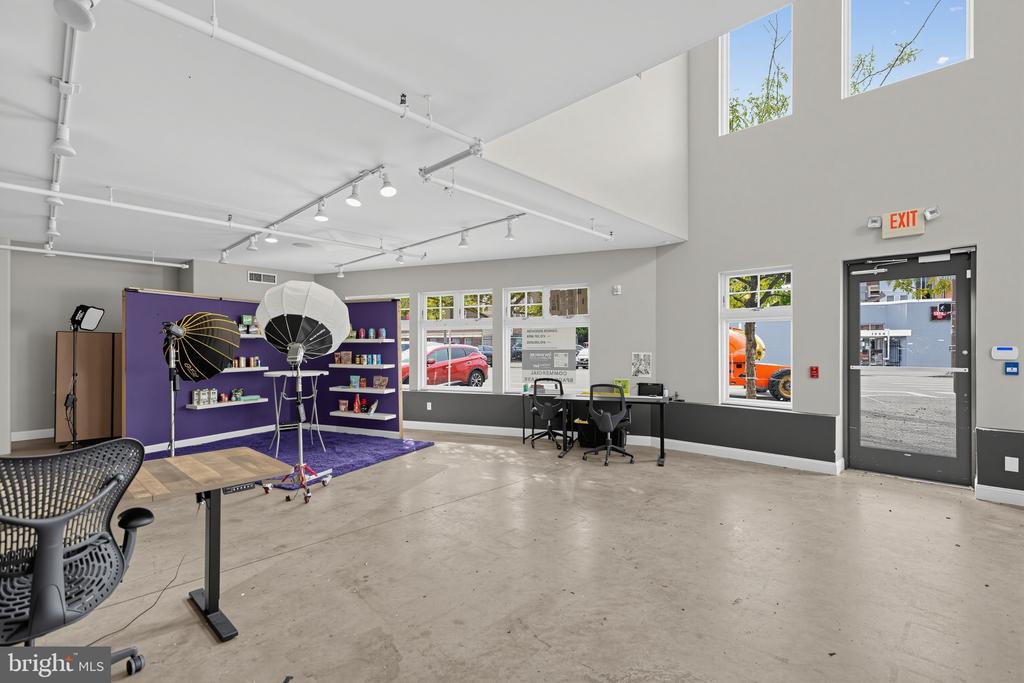 1437 W PASSYUNK AVENUE