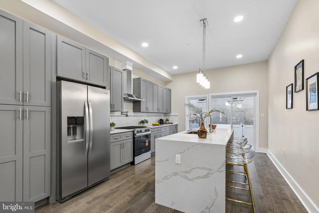 1433 S 8TH STREET
