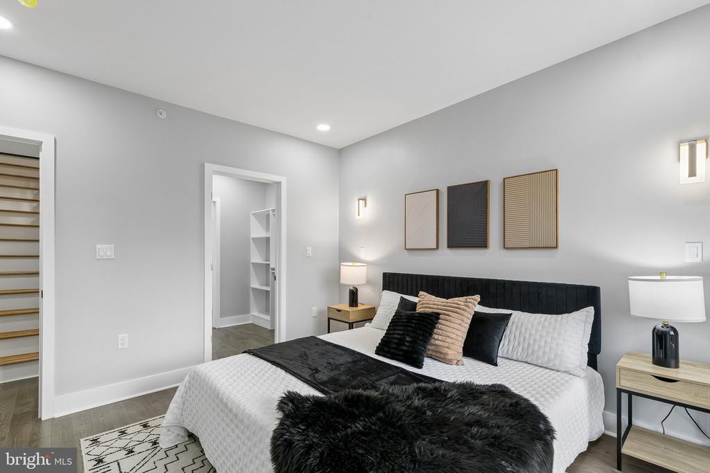 1433 S 8TH STREET