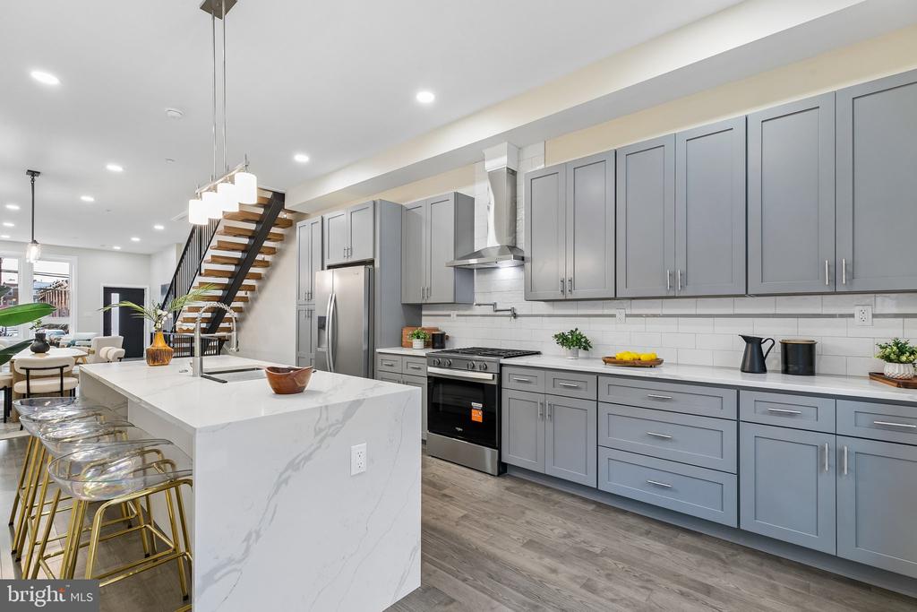 1433 S 8TH STREET