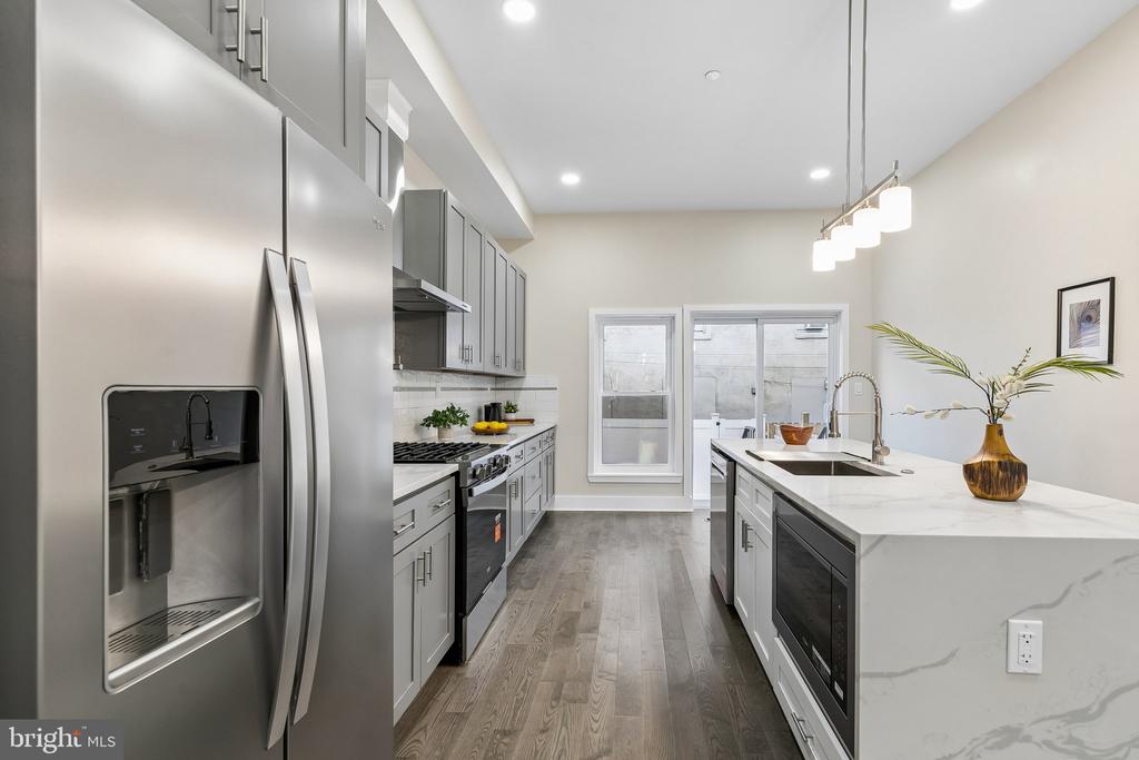 1433 S 8TH STREET