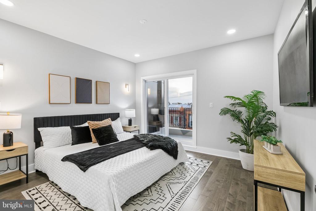 1433 S 8TH STREET