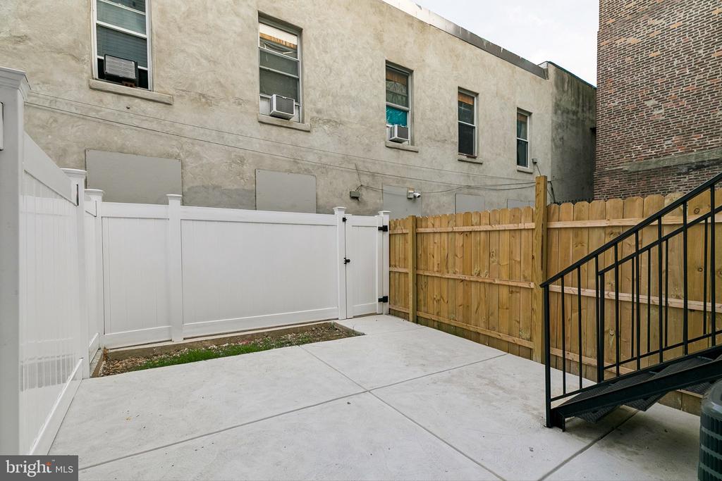 1433 S 8TH STREET
