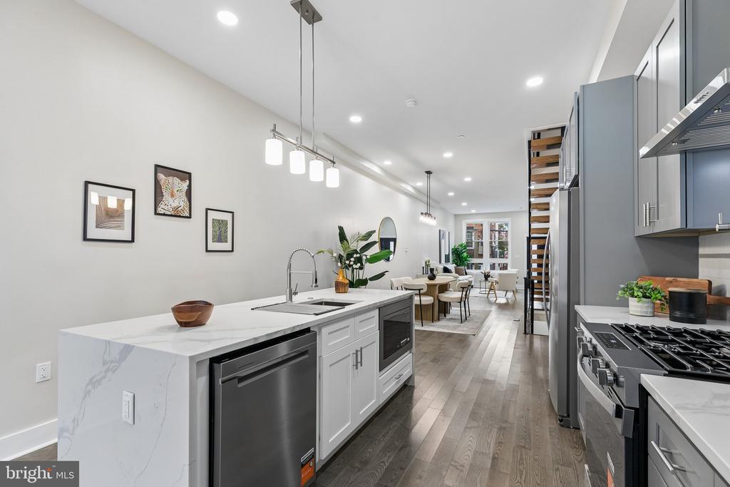 1433 S 8TH STREET