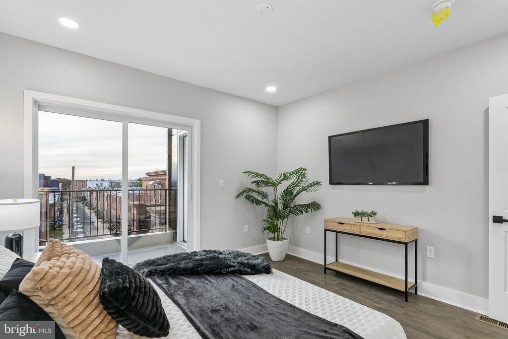 1433 S 8TH STREET