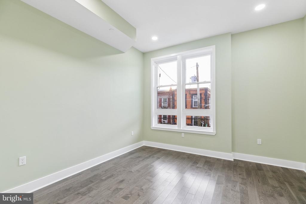 1433 S 8TH STREET