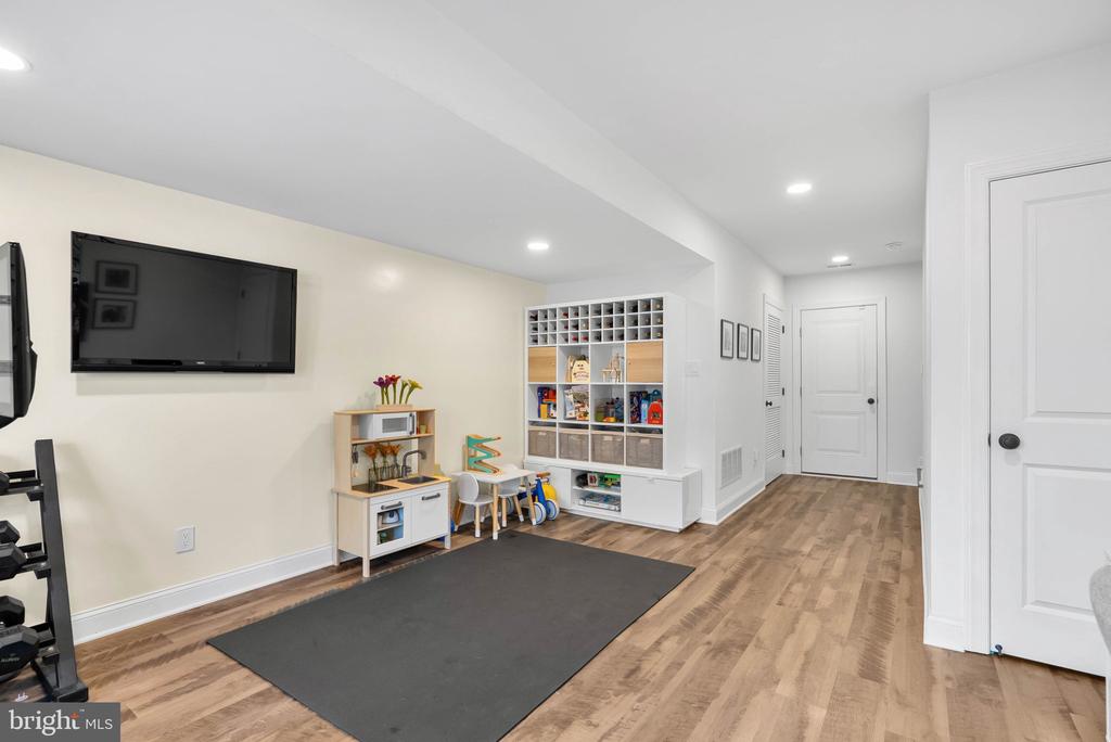 502 KINGSLEY COURT