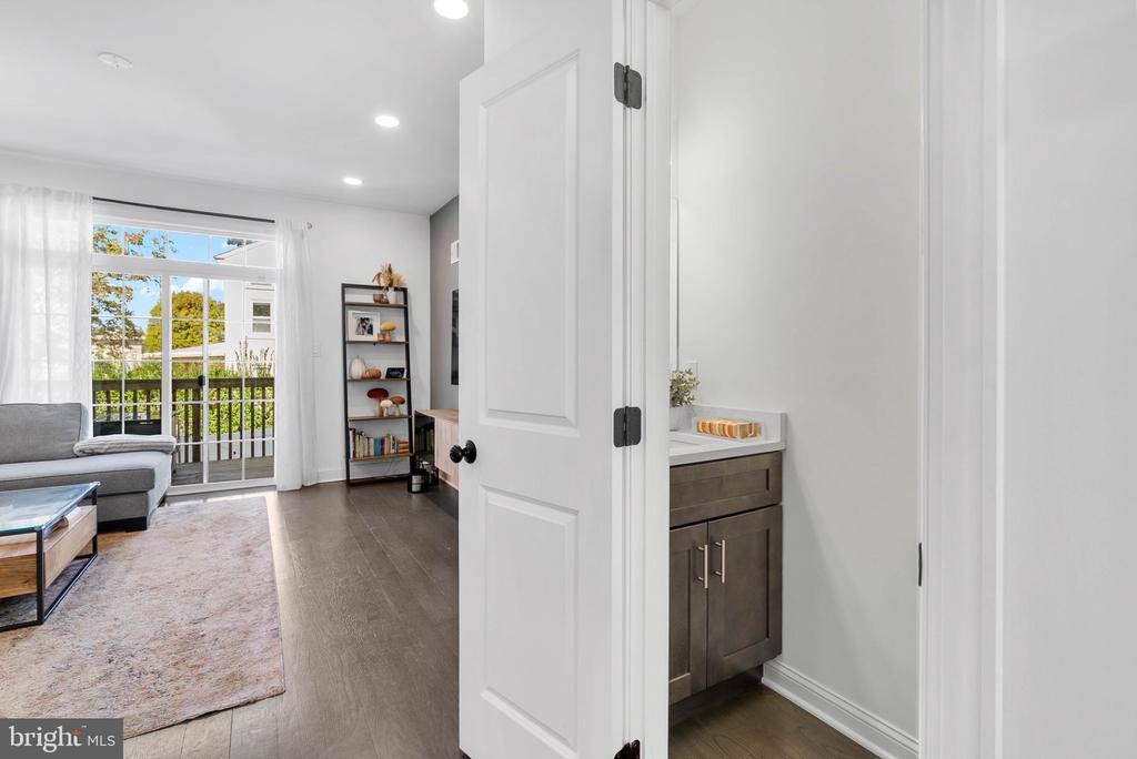 502 KINGSLEY COURT