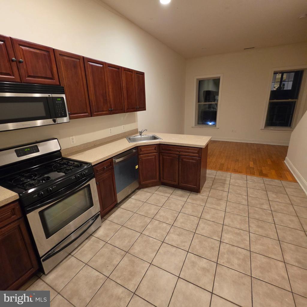 1951 N GRATZ STREET Unit: 2