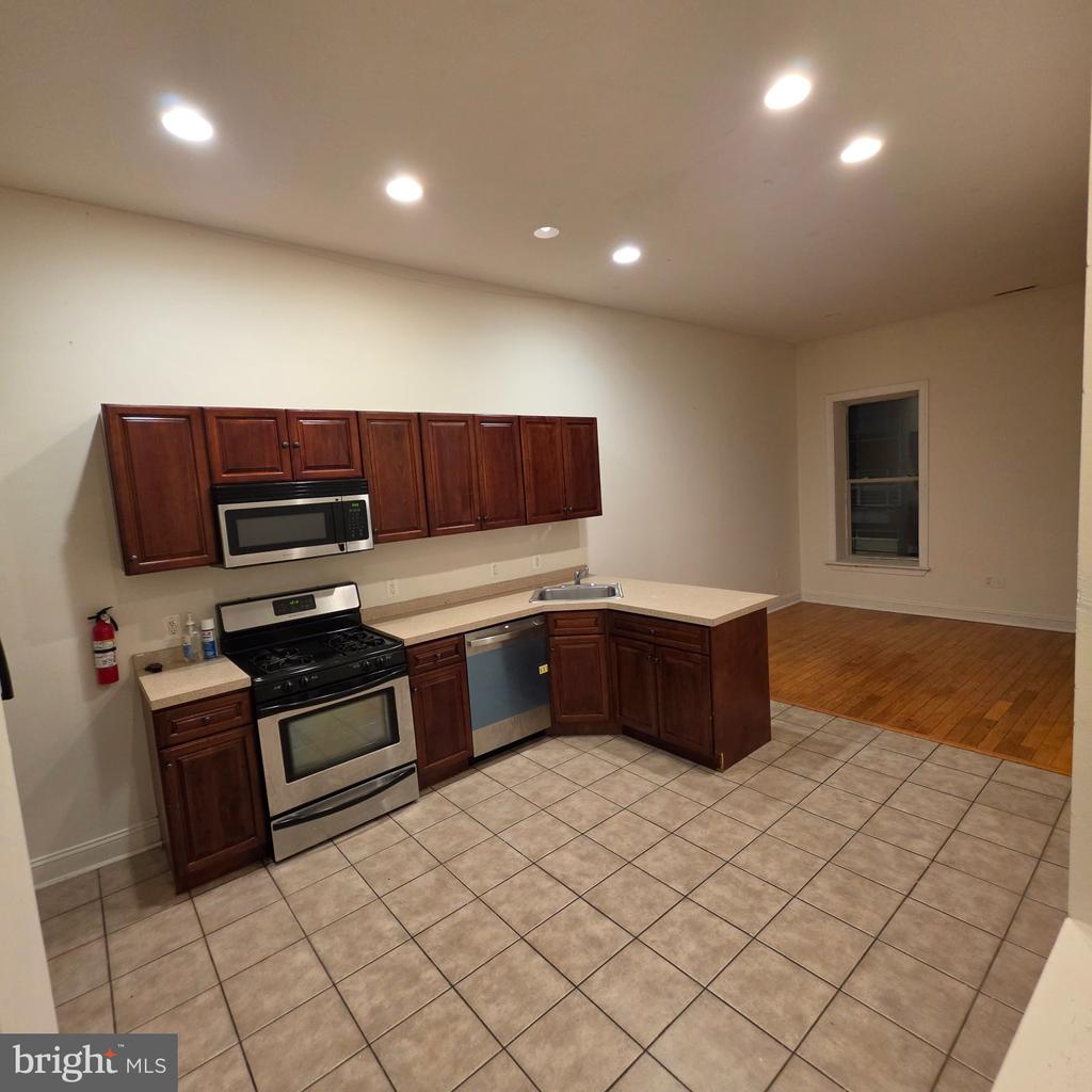 1951 N GRATZ STREET Unit: 2