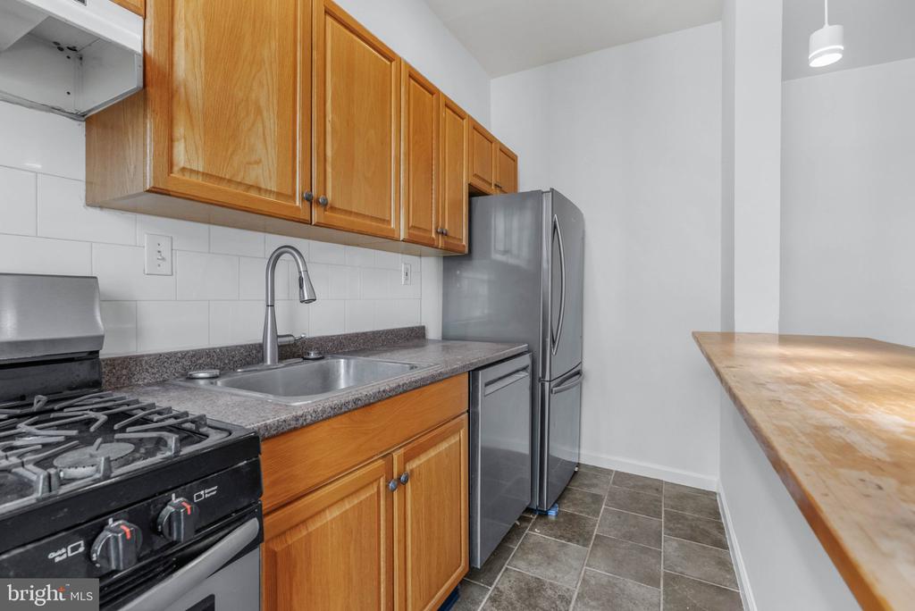 2306 SPRUCE STREET Unit: 201