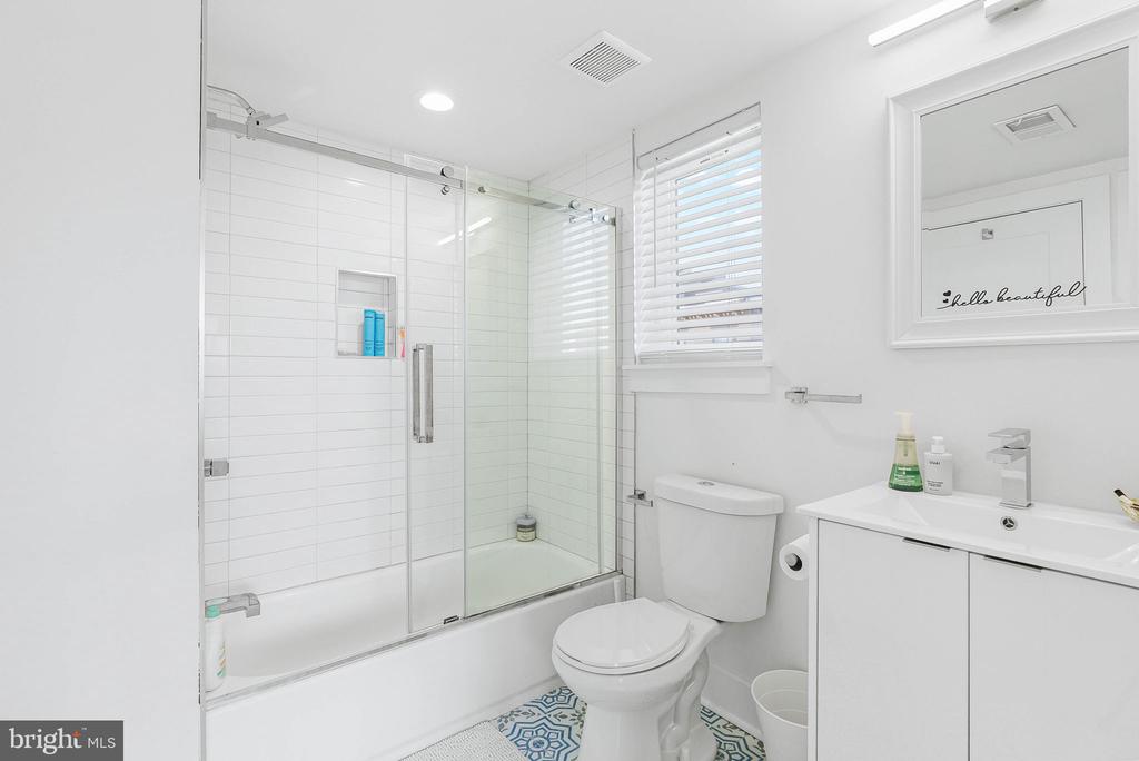1325 N 17TH Unit: A