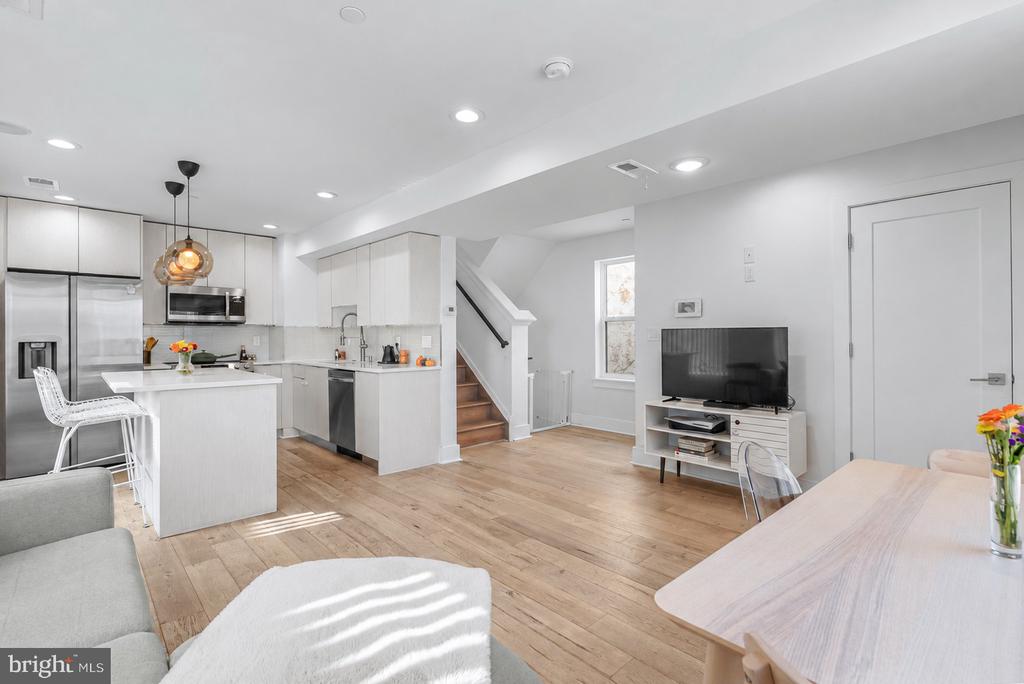 1325 N 17TH Unit: A