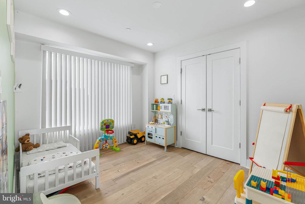 1325 N 17TH Unit: A
