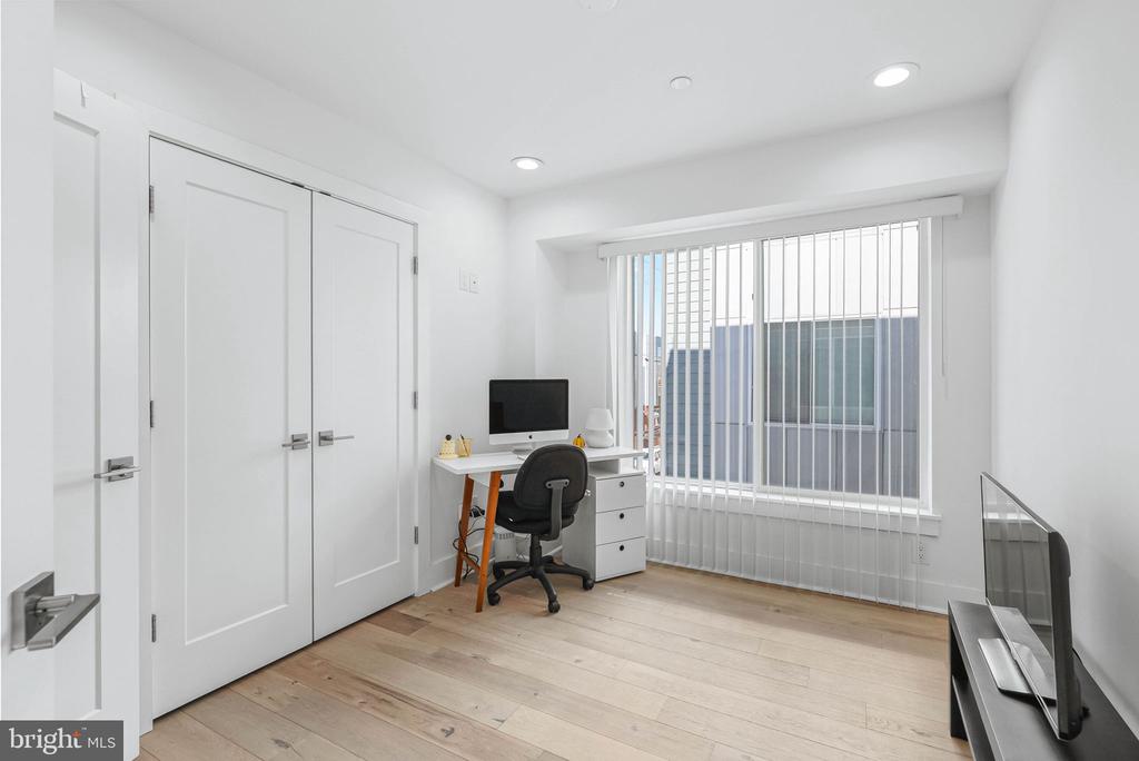 1325 N 17TH Unit: A