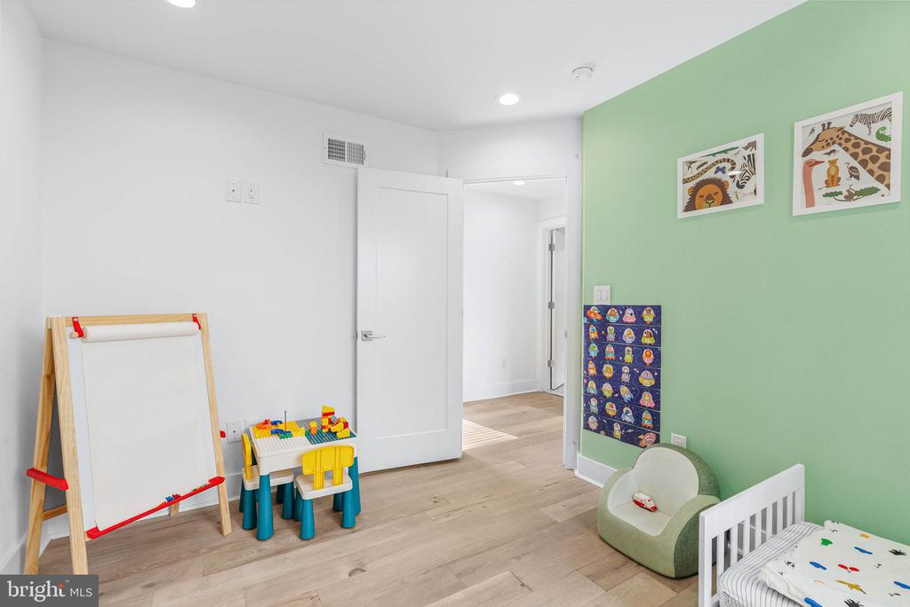 1325 N 17TH Unit: A