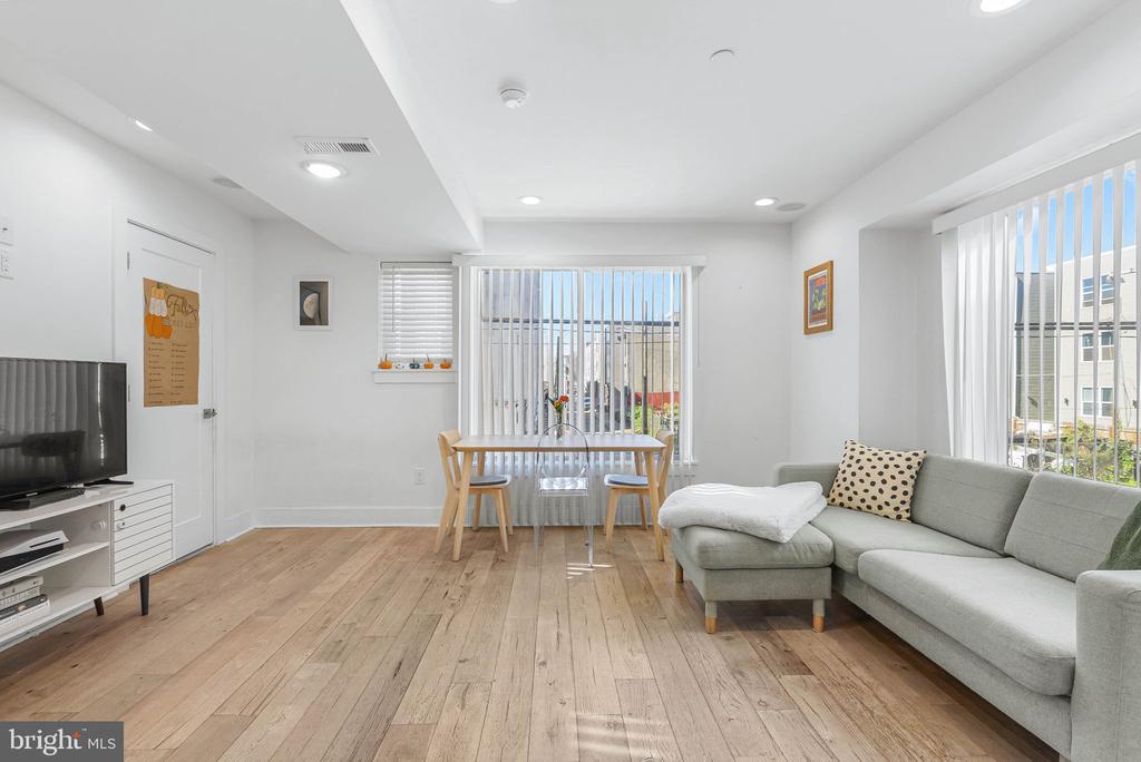1325 N 17TH Unit: A
