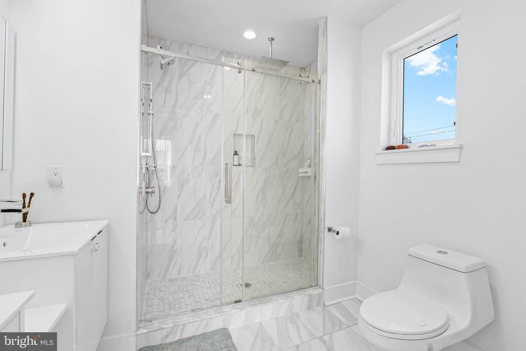 1325 N 17TH Unit: A