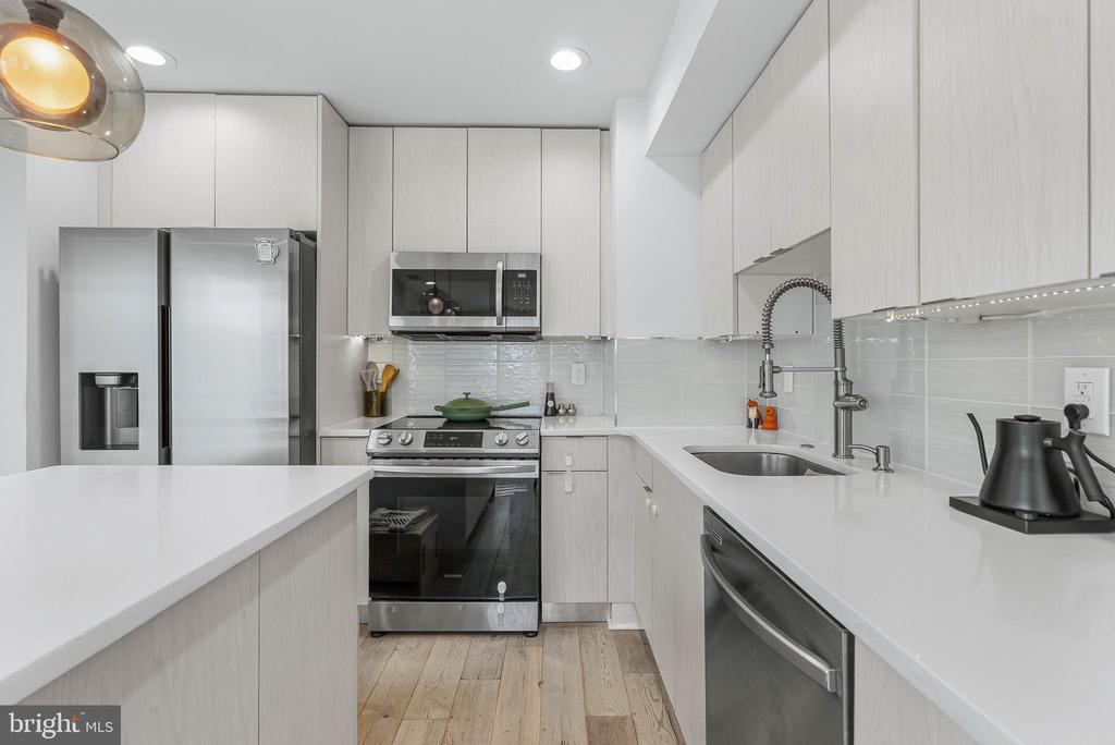 1325 N 17TH Unit: A