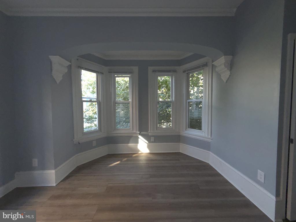 4011 SPRING GARDEN STREET