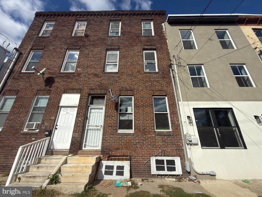 4011 SPRING GARDEN STREET